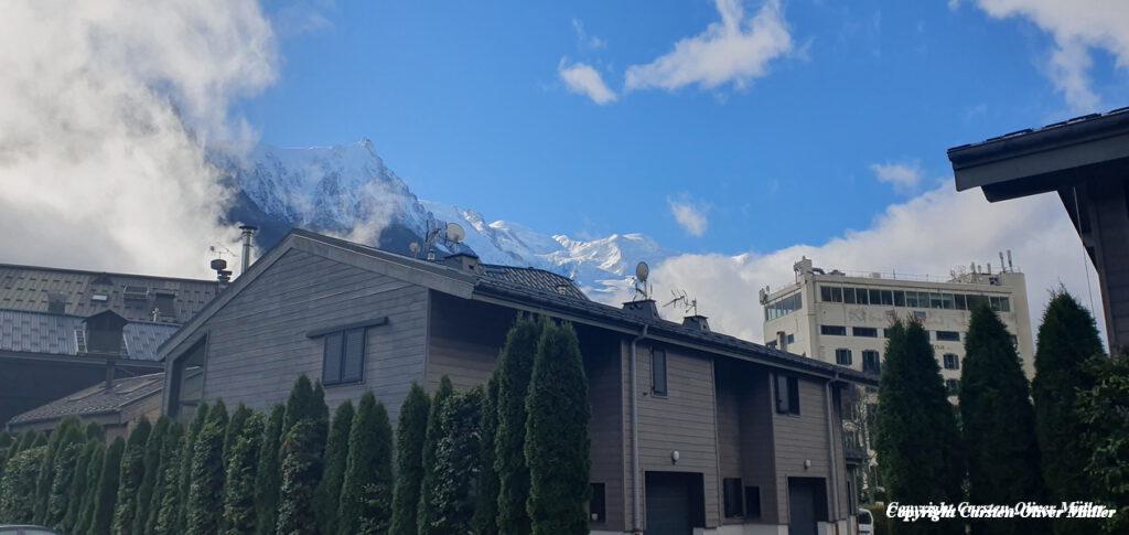 Der erste Blick auf den Mont Blanc am Morgen